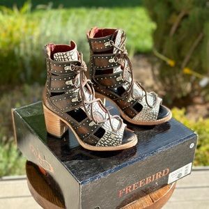 Freebird Brandy Black & White Croco Sandals NIB 6 Brand New